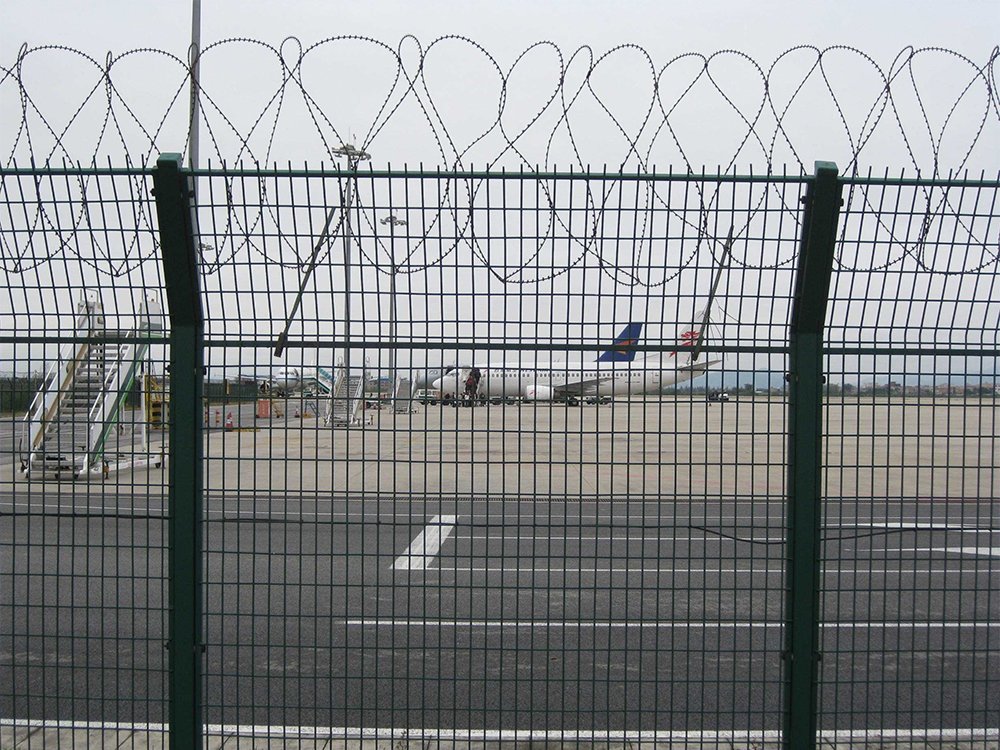 ����������